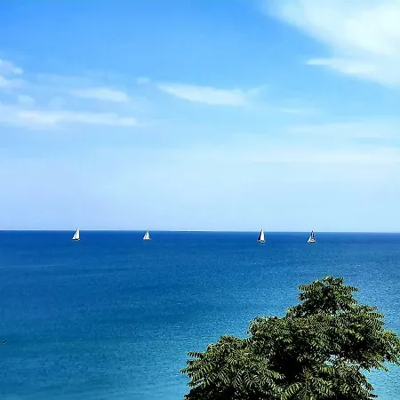 Διαμέρισμα Luxury Vue Sur La *