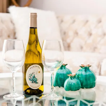 Διαμέρισμα Luxury Vue Sur La *